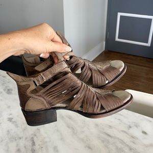 Freebird Arrow- size 9 sandal